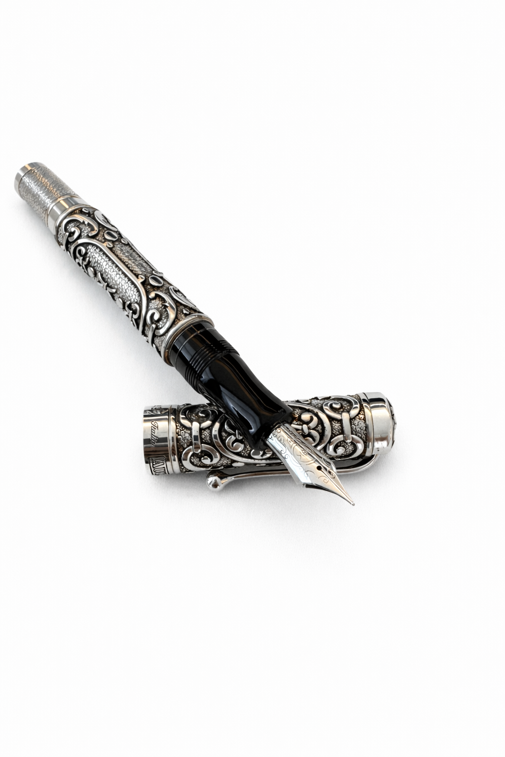 Aurora Sold Silver Fountain pen