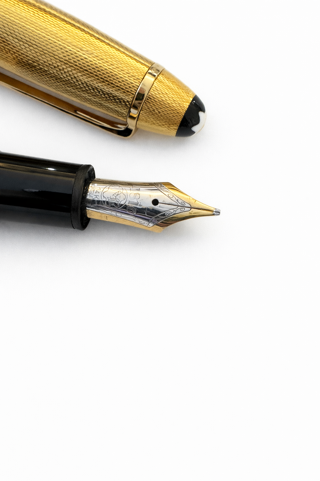 Montblanc Meisterstuck Solitaire Gold Plated Barley Fountain pen